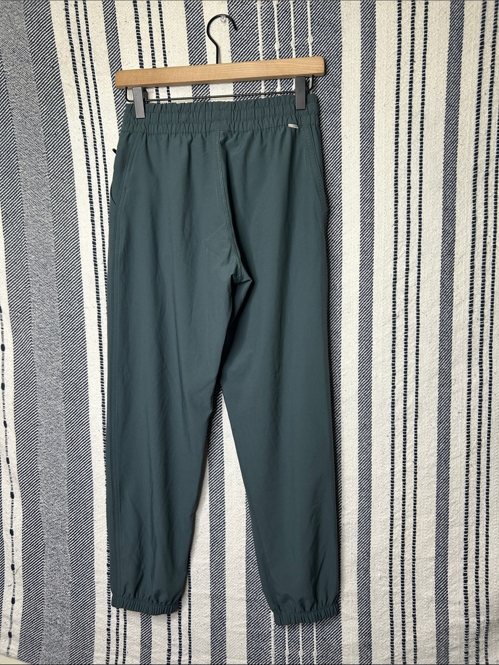 Vuori Kore Joggers - Picture 4 of 4